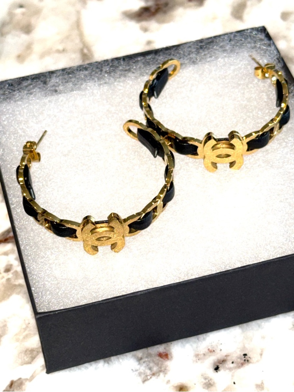 Last Pair‼️FASHION Leather Link Gold-tone Intertwined C Hoop Earrings - NWT - Picture 2 of 3